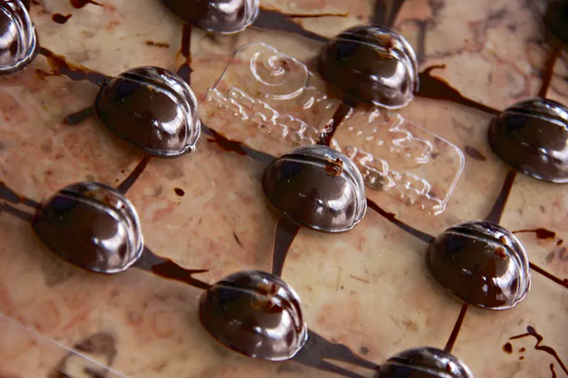 Granos de café cubiertos con chocolate. Carlos Pineda