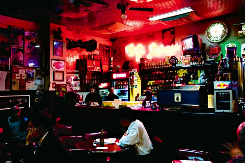 Café Pasaje, Bogotá. Carlos Pineda