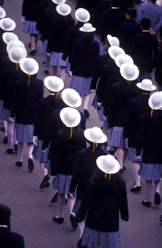 Procesión, Pamplona, Norte de Santander.
Esta festividad es de las más tradicionales del país, con las de Popayán y Mompox. Desfilan en sus procesiones las sahumadoras, los caballeros de la cruz, las autoridades, las bandas de música y los colegios con su uniforme de gala. Un Festival Internacional de Música Sacra la complementa.