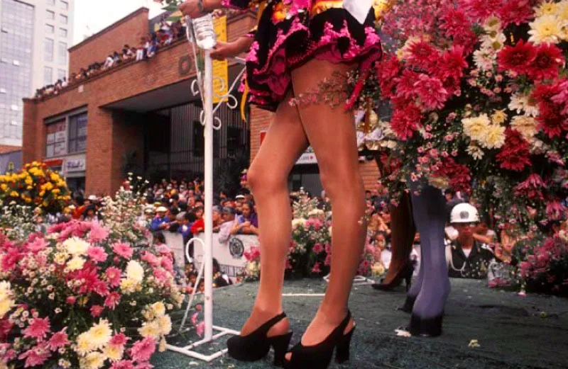 Feria de las Flores, Medelln. 
Las celebraciones incluyen tambin el Reinado Internacional de las Flores, desfile de silleteritos, feria de antigüedades, feria equina, festival de bandas, concurso mujeres talento, exposicin de orqudeas, pjaros y flores, tablados de msica popular, trovadores y caravana de chivas. 