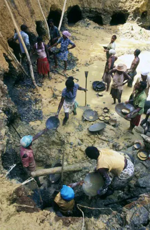 Extracción de oro, Chocó.
El Chocó es el principal productor de oro y platino del país. Desde el siglo xvi , la explotación
del oro fue la principal actividad económica a la que se vincularon, en calidad de esclavos, los afroamericanos en la Nueva Granada. Hoy conviven la extracción manual y la industrial con modernas dragas.