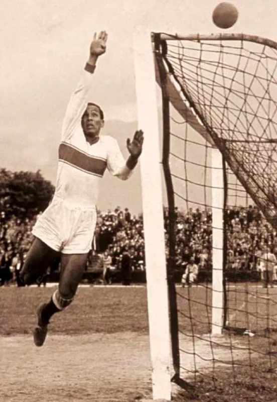 Efraín ‘Caimán’ Sánchez con Santa Fe en Bogotá, 1953.