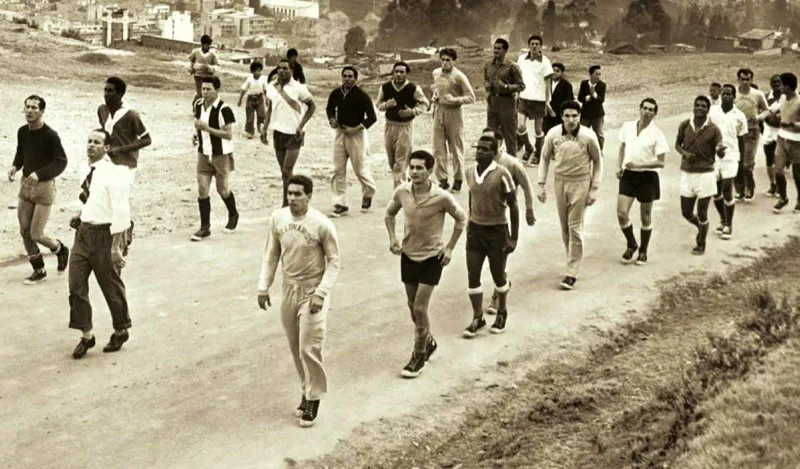 Millonarios en entrenamiento de pretemporada 1962, con el doctor Gabriel Ochoa. 