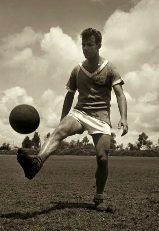 Jos Pepe Romeiro, volante brasileo que trajo el chanfle al ftbol colombiano. 1963. 