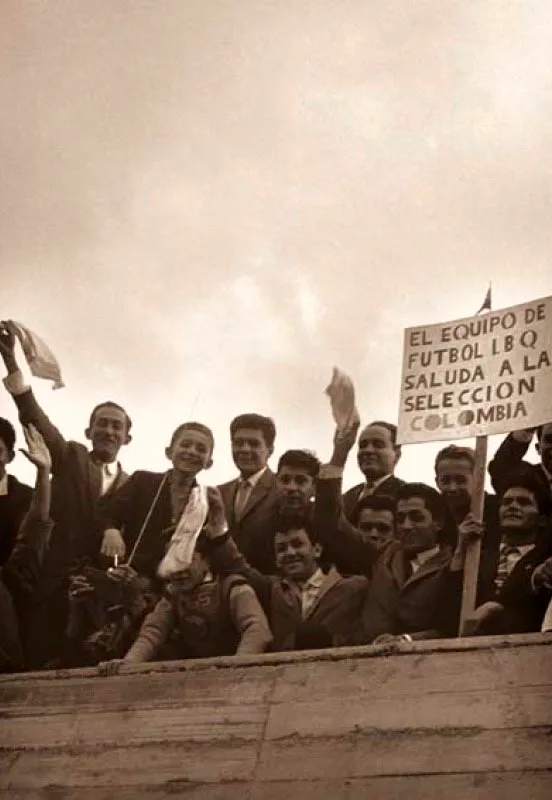 Entusiasta despedida a la Seleccin Colombia en Bogot, mayo, 1962. 