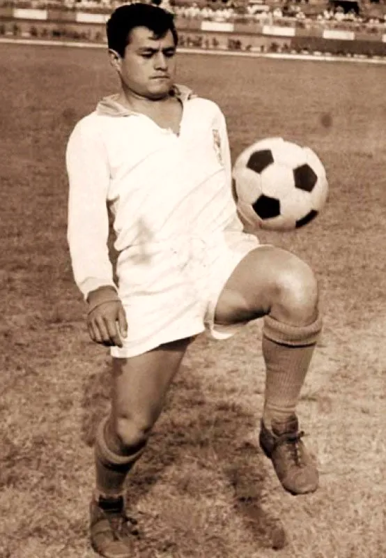 El ‘Maestro’ como es conocido, es el goleador histórico de Santa Fe, con 146 anotaciones.