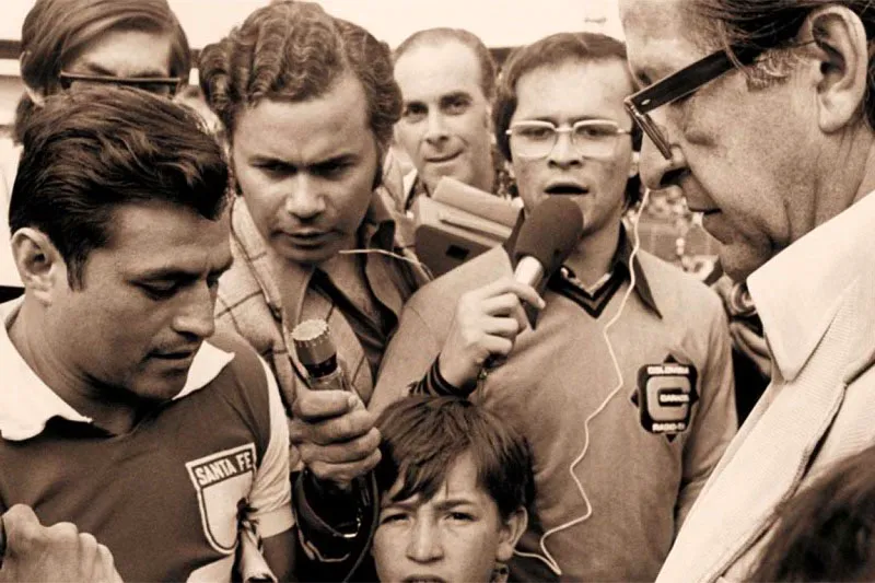 Alfonso Cañón con Carlos Antonio Vélez y el entonces presidente de Santa Fe, Guillermo ‘La Chiva’ Cortés.