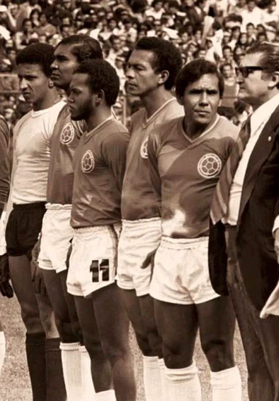 Septiembre 21, 1975, Colombia 3, Uruguay 0, serie semifinal.
Este equipo, que fue subcampen de Amrica, consigui la primera figuracin destacada de una
Seleccin Colombia a nivel internacional. 