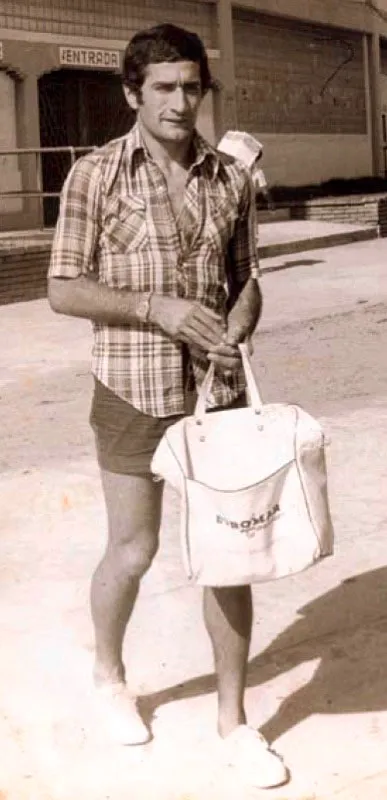 Despus de triunfar con Estudiantes de La Plata en Argentina, la Bruja Vern lleg a Barranquilla
para vestir la camiseta del Atltico Junior en 1976. 