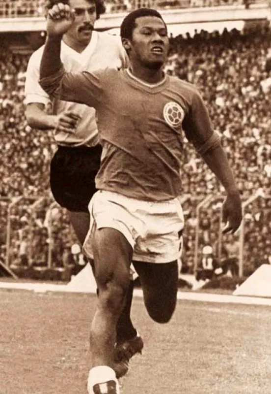 Willington Ortiz estuvo en la Seleccin Colombia de 1973 a 1985, disput un total de 48 partidos, y marc 12 goles. 