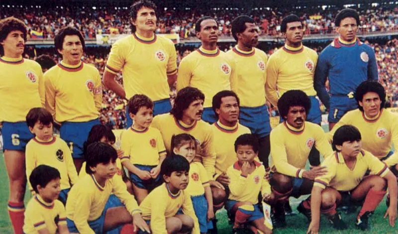 Junio 2, 1985.Colombia 1, Argentina 3, partido por las eliminatorias al Mundial de 1986. 
Atrs, de izquierda a derecha: Pedro Sarmiento, Nolberto Molina, Miguel Prince, Luis Norberto Gil, Amrico Quiones, Manuel Asisclo Crdoba y Pedro Zape. Adelante: Alonso Lpez, Willington Ortiz, Arnoldo Iguarn y Germn Morales. 