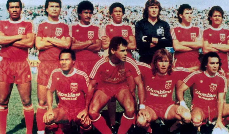 Amrica en el primer partido de la final de la Copa Libertadores 1987. Amrica 2, Pearol de Uruguay 0. 