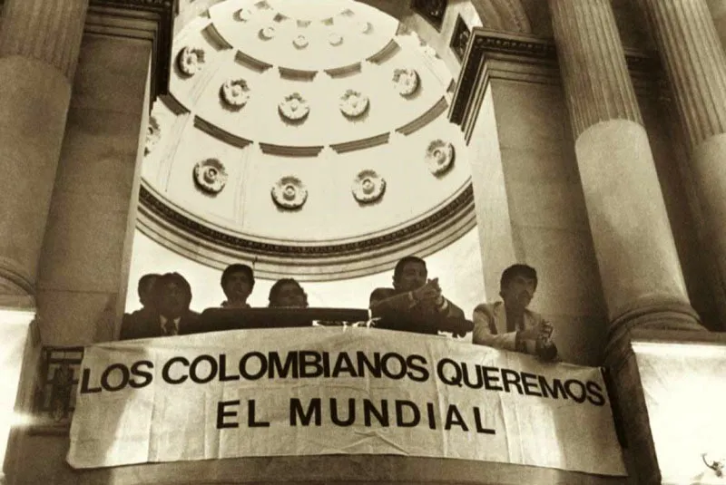 Con la cancelacin de la organizacin del Mundial de 1986 se esfum una ilusin de todo el pas. 