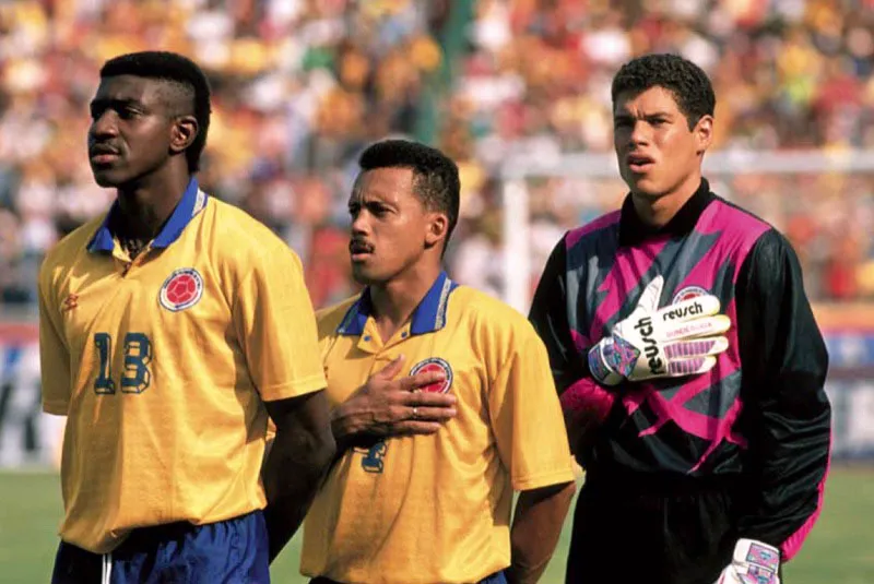 El Chonto Herrera fue una de las figuras de la Seleccin Colombia que se clasific al Mundial de EE.UU. 1994. En la foto, en un partido de eliminatorias en 1993, junto a Adolfo Valencia y scar Crdoba. 