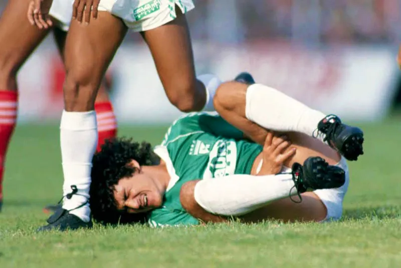 Con Nacional Leonel lvarez fue campen de la Copa Libertadores 1989 y la Interamericana 1990. 