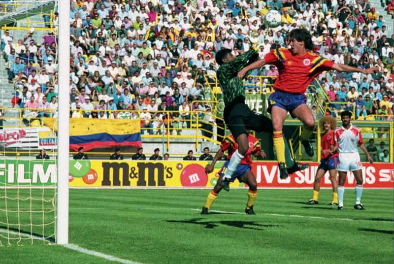 Mundial Italia 1990. Colombia 2, Emiratos rabes 0. 
Andrs Escobar form parte del equipo colombiano que en 1989 clasific a un Mundial luego de 28 aos de ausencia. 