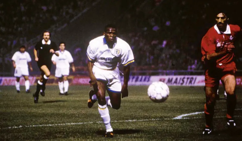 Al inicio de la década de los noventa, Faustino Asprilla se convirtió en uno de los ídolos de la afición parmesana.