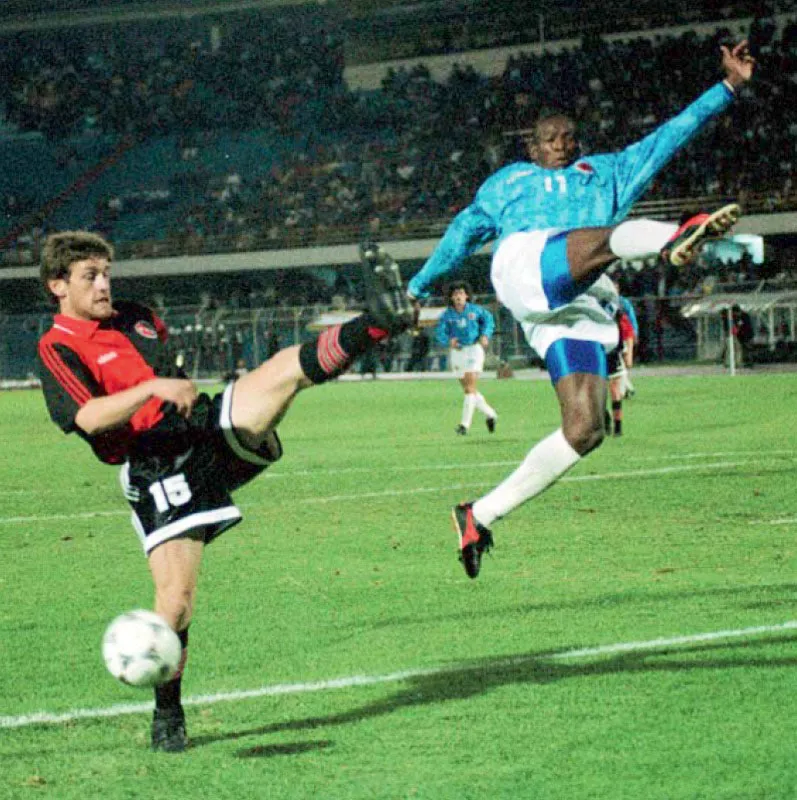 La agilidad y plasticidad del ‘Tino’ Asprilla fueron cualidades que lo llevaron a jugar en el Parma de Italia y en el Newcastle de Inglaterra.