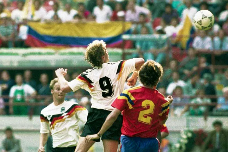 Junio 19, 1990, Colombia 1, Alemania 1. 
Andrs Escobar jug su primera copa del mundo en Italia. En la accin, con Rudi Vller. 