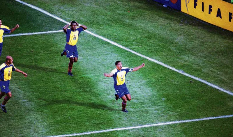 El momento del gol. Final de la Copa Amrica. Ivn Ramiro Crdoba marc de cabeza el gol de la
victoria colombiana en el minuto 19 del segundo tiempo. 