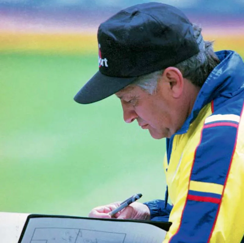 Luis Augusto Chiqui Garca dirigi la Seleccin Colombia durante las primeras 12 fechas de las eliminatorias para el Mundial Corea-Japn 2002. 