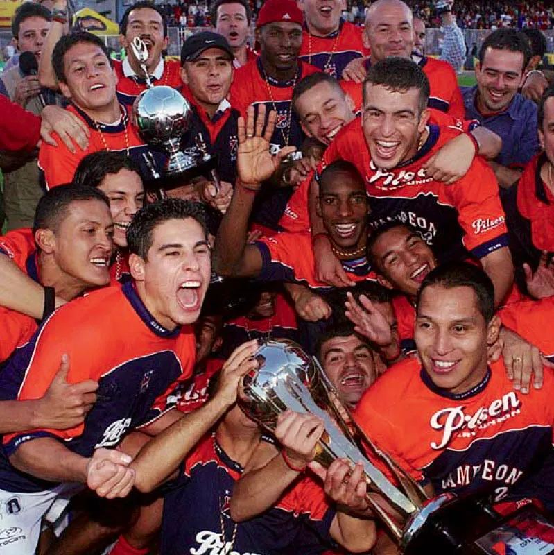 Diciembre 22, 2002. El Deportivo Independiente Medellín volvió a ser campeón del torneo colombiano, después de 45 años sin celebrar.