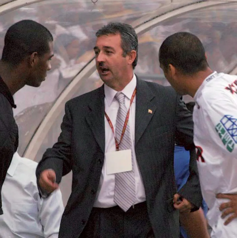 Luis Fernando Montoya llegó a dirigir el Once Caldas en el segundo semestre de 2002.
