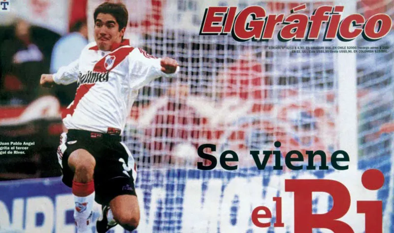 En Argentina, Juan Pablo ngel fue una de las figuras del River Plate, campen del torneo Apertura en 1999 y del Clausura en 1998 y 2000. 