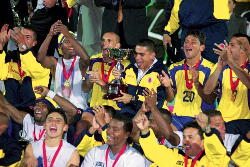 Con 6 anotaciones, Vctor Aristizbal fue el mximo goleador de la Copa Amrica 2001, en que Colombia fue campeona continental. 