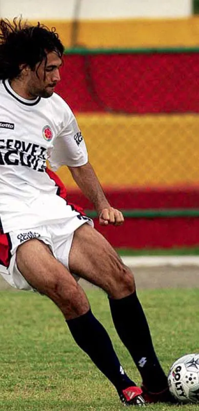 Mario Yepes ha jugado en el Deportivo Cali, en el River Plate de Argentina, en el Nantes y el PSG de la liga francesa.