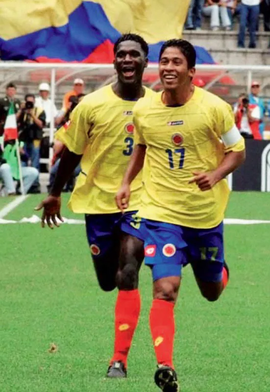 Christian Zapata y Christian Marrugo, 2 de los jugadores ms destacados del equipo campen juvenil suramericano 2005. 