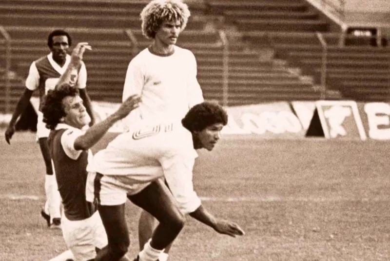 El Pibe Valderrama comenz su carrera en el Unin Magdalena de Santa Marta en 1981. 