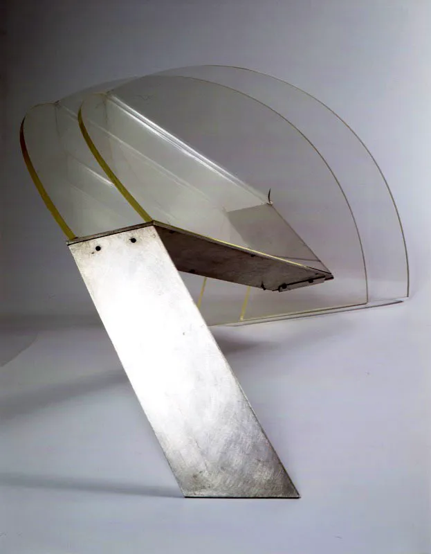 Enrique Torroja / Buenos Aires (Argentina), 1934 / Formas comparadas / 1973 / Acrílico y metal / 46 x 80 x 90 cm / Registro 0471 / Ingreso a la colección: enero de 1974