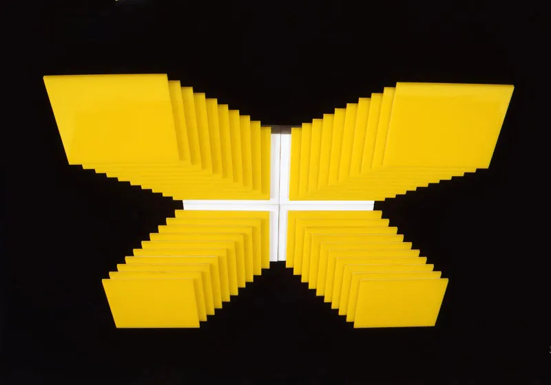 Rafael Martínez / San Fernando de Apure (Venezuela), 1940 / Escultura transformable en 4 piezas / 1972 / Acrílico / 90 x 90 x 7 cm / Registro 0474 / Ingreso a la colección: febrero de 1974