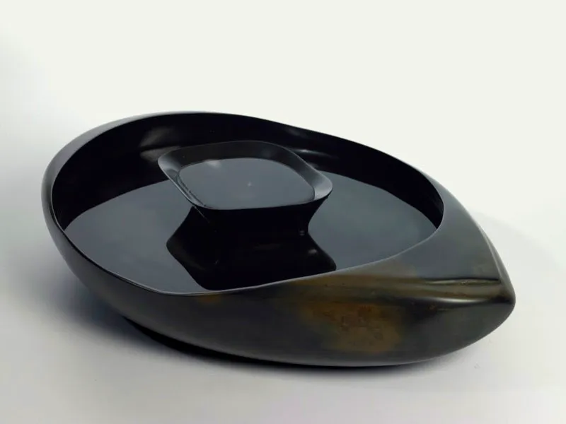 ARCA.
2006.
Lutita y agua.
61 x 54 x 15 cm aprox.