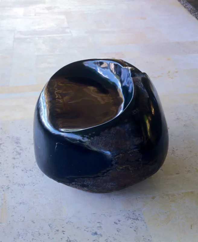 PENSADOR.
2006.
Lutita tallada.
80 x 60 x 60 cm aprox.
