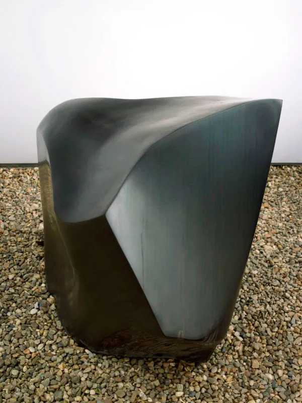 CARDINALES.
2006.
Lutita tallada.
70 x 70 x 60 cm aprox.