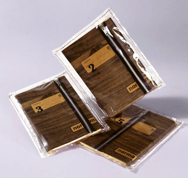 Jaime Cerón / Los cuadernos / ca. 1980 / Cuadernos y bolsas plásticas / 17 x 22 cm c/u Óscar Monsalve