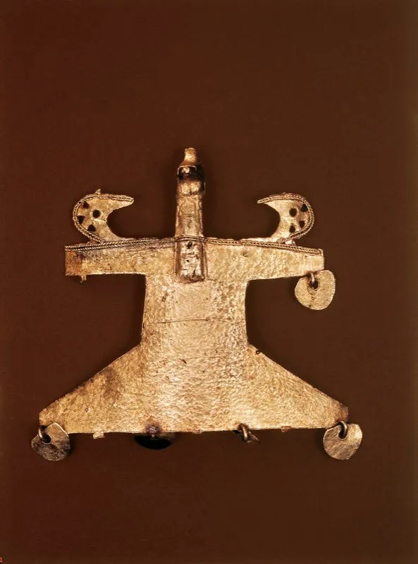 Pectoral antropomorfo.