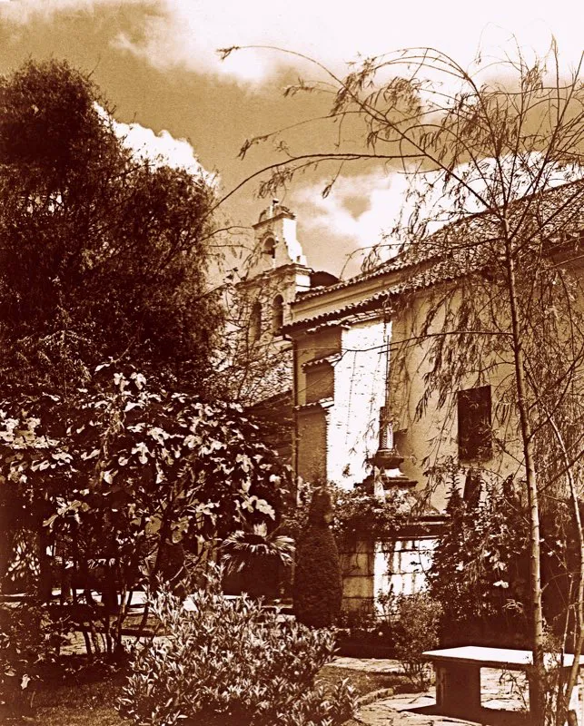 La iglesia de San Diego fue la primera edificación por fuera del perímetro urbano de Santafé, en el año de 1606, sobre el camino de Tunja y próxima a las colinas que fueron conocidas como colinas de San Diego, entre las calles 26 y 28 y las carreras 5.ª y 7.ª. Foto de Manuel A. Rodríguez.