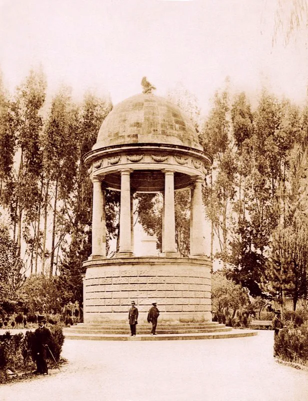 Al cumplirse, el 24 de julio de 1883, el centenario del nacimiento del Libertador Simón Bolívar, el gobierno nacional y la Alcaldía de Bogotá inauguraron el Parque del Centenario en homenaje a la memoria del padre de la patria. También se le conoció después como Parque de San Diego. El presidente de la república, José Eusebio Otálora, lo dio al servicio. El jardín fue costeado y plantado por la Junta de Aseo y Ornato de Bogotá, que hizo de San Diego el paseo más bello y espacioso con que contaba la ciudad, y que, al mismo tiempo, marcó un hito en la renovación urbana de la capital.