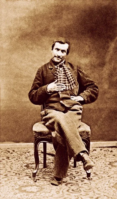 Foto de Demetrio Paredes (ca. 1870) quien retrata algunos personajes tpicos de la Bogot decimonnica. La mayora perteneca a familias de la clase alta, de las que se haban separado, o haban sido echados por su tendencia a empinar el codo y a endeudarse. Mariquito. 