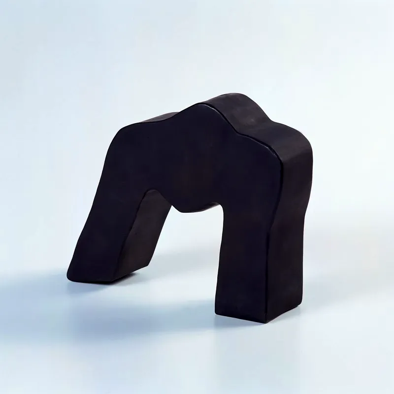 Signo contacto / 2006 / Escultura en bronce / 19,9 x 23,5 x 6,7 cm