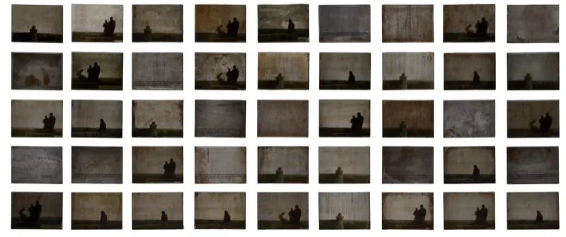 De la serie Sur / 2005 / Instalacin. Fotografas intervenidas sobre placas metlicas / Dimensiones generales de 100 x 300 cm, Placas de 20 x 30 cm 