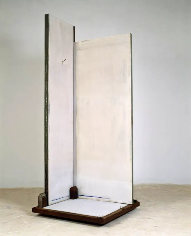 Ahora / 1996 / Ensamble: puertas y objetos encontrados / 180 x 100 x 100 cm