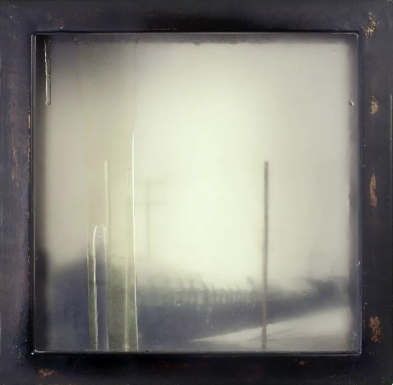 De la serie Sur / 2002 - 2005 / Fotografía intervenida sobre placas metálicas / 50 x 50 x 12 cm