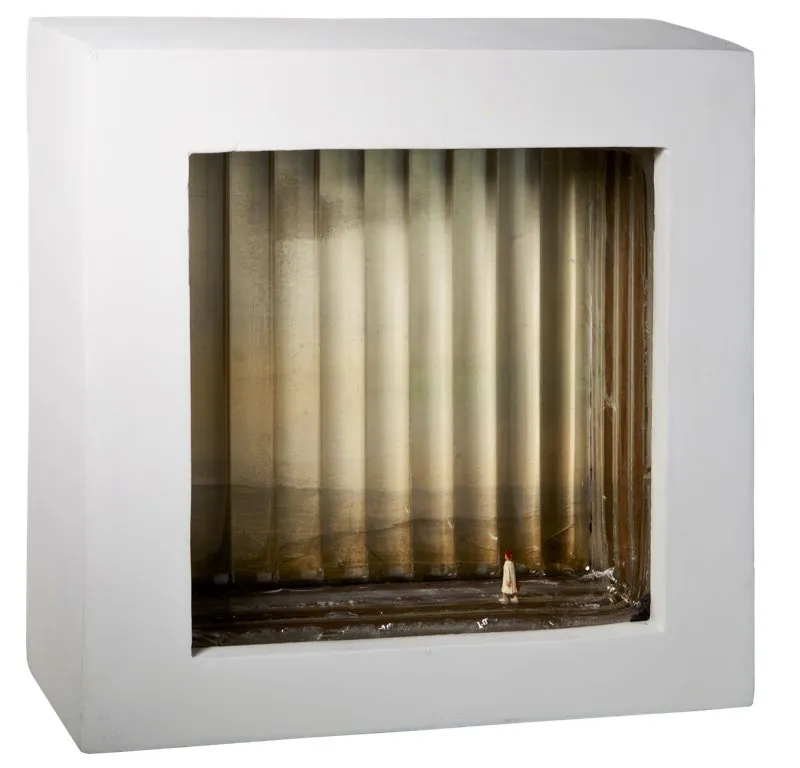 Ciudad, ciudad / 1992 / Ensamble: objetos y elemento de construcción / 25 x 25 x 12 cm