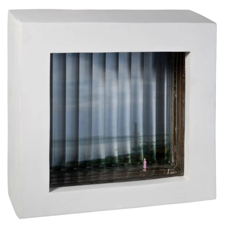 Ciudad, ciudad / 1992 / Ensamble: objetos y elemento de construcción / 25 x 25 x 12 cm