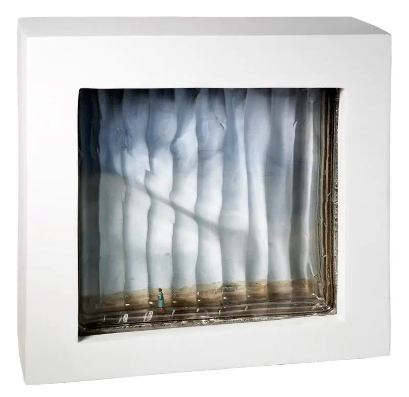 Ciudad, ciudad / 1992 / Ensamble: objetos y elemento de construcción / 25 x 25 x 12 cm
