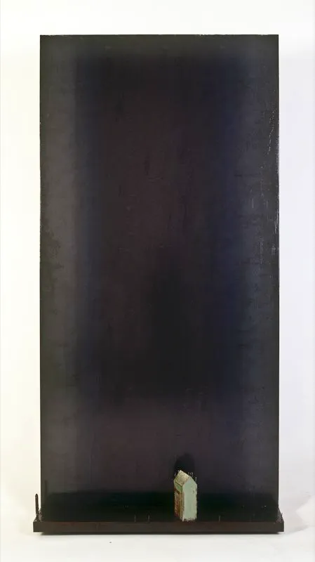 Lluvia / 1998 / Metal, objetos / 180 x 60 x 15 cm